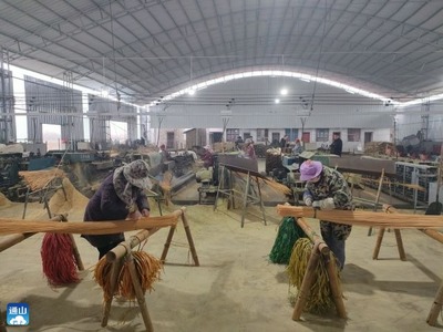 通山駐村隊(duì)員化身“銷售員” 拓寬竹制品銷路，助農(nóng)增收解憂愁